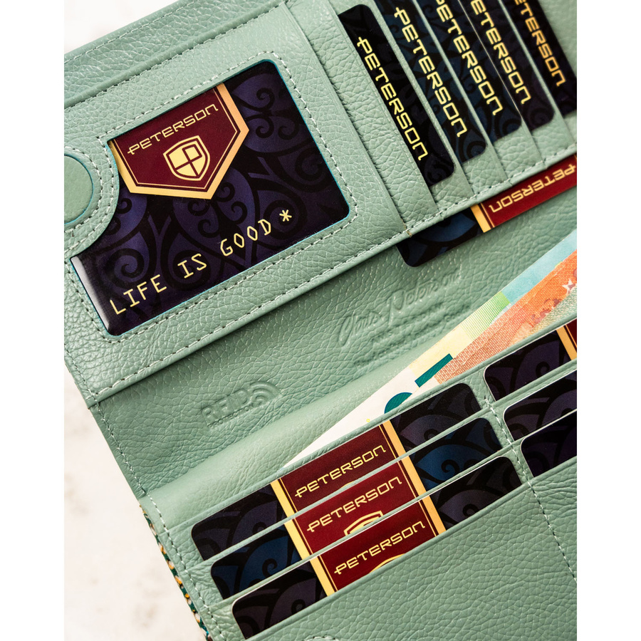 Skórzany, pionowy portfel damski na magnes z fakturą imitującą skórę węża - Peterson