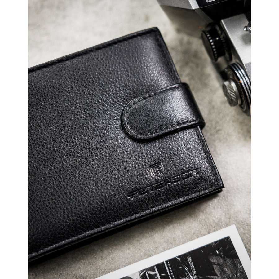 Zestaw prezentowy: skórzany, poziomy portfel męski w czarnym kolorze z systemem RFID i pasek ze skóry ekologicznej - Peterson