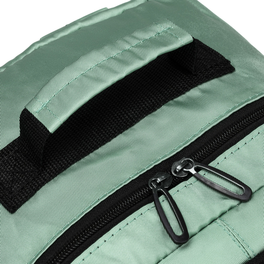 Markowy plecak podróżny w odcieniu miętowym zamykany bezpiecznym suwakiem - Peterson