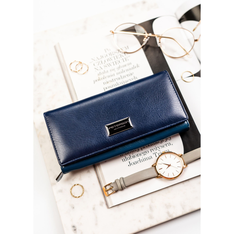 Granatowy portfel damski ze skóry naturalnej i ekologicznej zamykany na zatrzask - Peterson