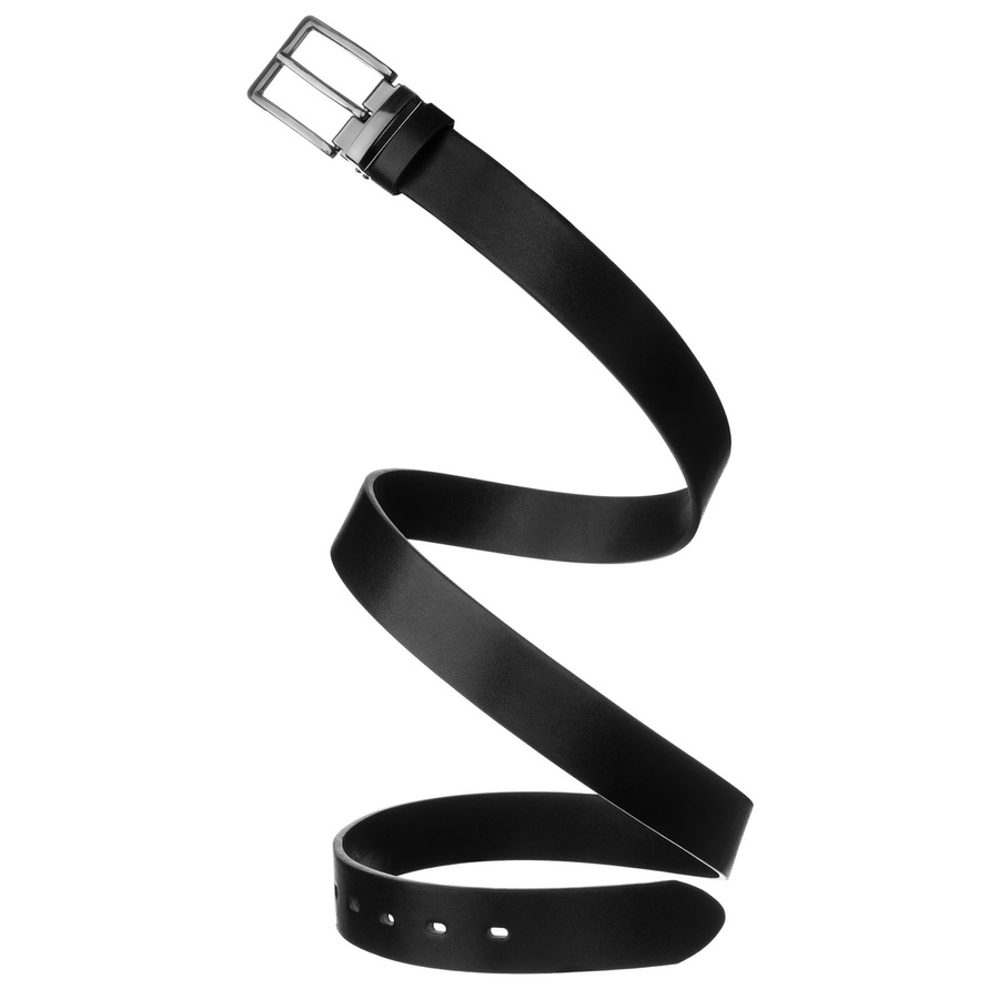 Pasek męski ze skóry ekologicznej w czarnym kolorze, zakończony srebrną, klasyczną klamrą