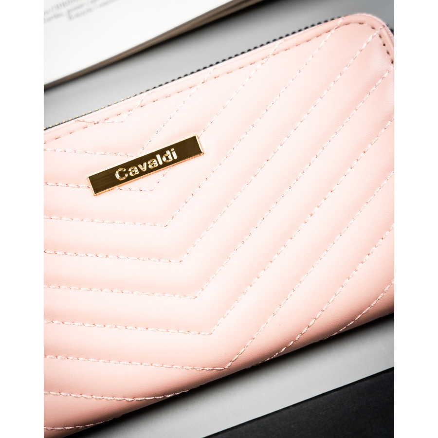 Różowy, duży portfel damski ze skóry ekologicznej w jodełkę zamykany suwakiem - 4U Cavaldi