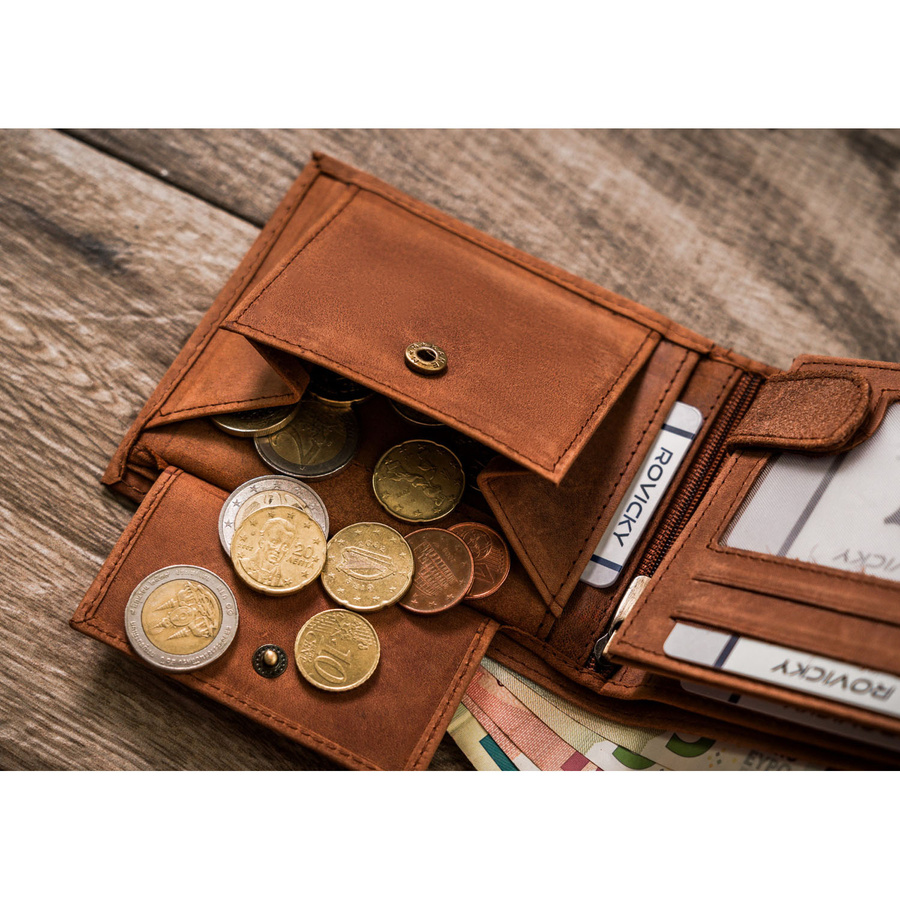 Portfel męski ze skóry naturalnej w brązowym kolorze, model bez zapięcia zewnętrznego - Always Wild