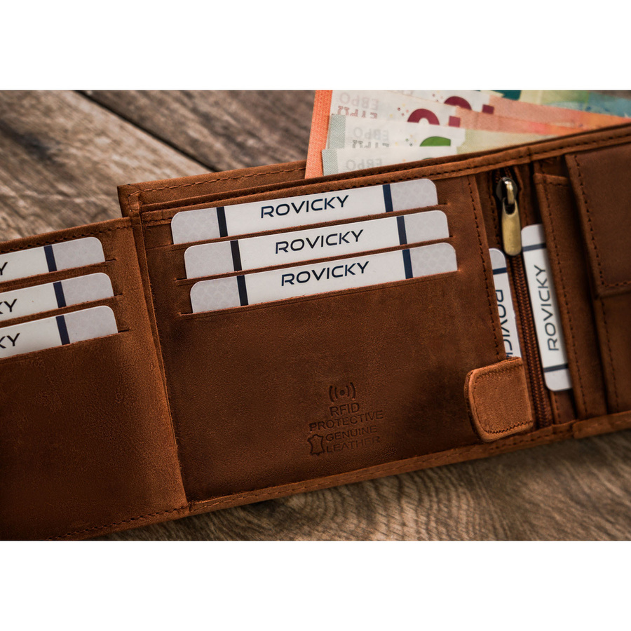 Duży portfel męski z nubukowej skóry naturalnej w brązowym kolorze zamykany zatrzaskiem - Always Wild