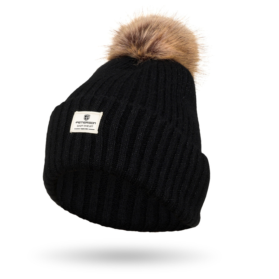 Czarna czapka z pomponem do zimowych stylizacji - Peterson