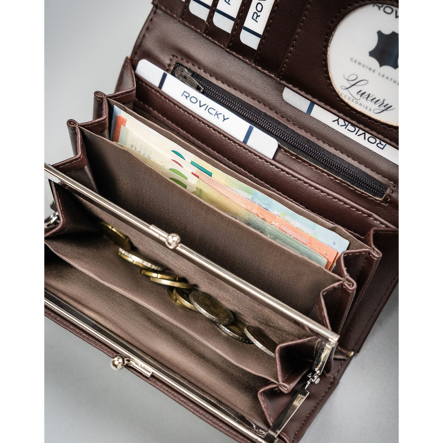 Brązowy, duży portfel damski ze skóry ekologicznej z kieszonką zewnętrzną, zamykany na zatrzask - 4U Cavaldi
