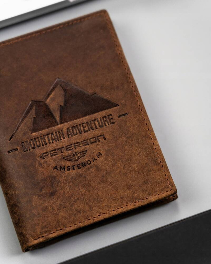 Duży pionowy portfel męski ze skóry naturalnej - Peterson