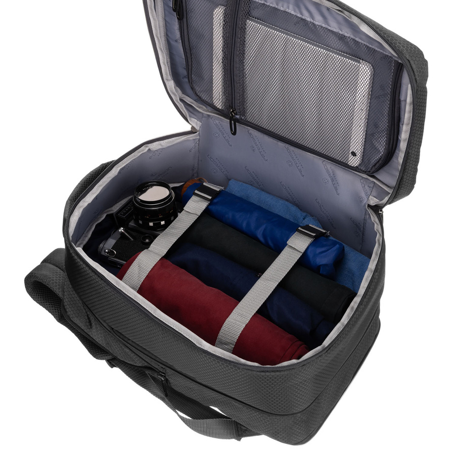 Szary, podróżny plecak z poliestru zawieszony na regulowanych szelkach - Peterson