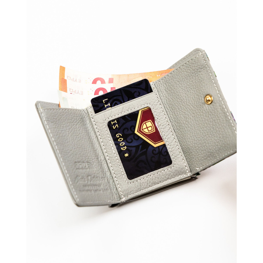 Wielokolorowy portfelik damski ze skóry naturalnej w kwiaty zamykany biglem i zatrzaskiem - Peterson