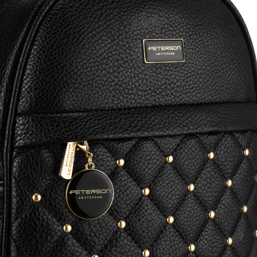 Mały pikowany modny czarny plecak damski z eko skóry Peterson