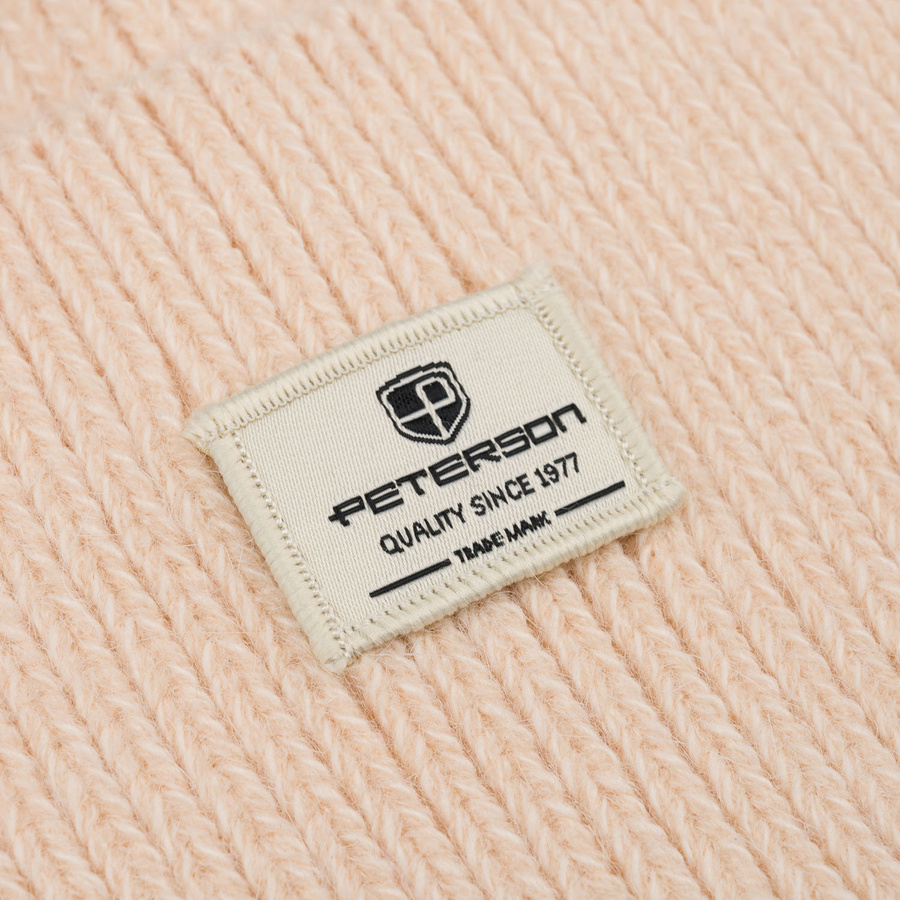 Beżowa zimowa czapka damska beanie w uniwersalnym rozmiarze z logo marki - Peterson