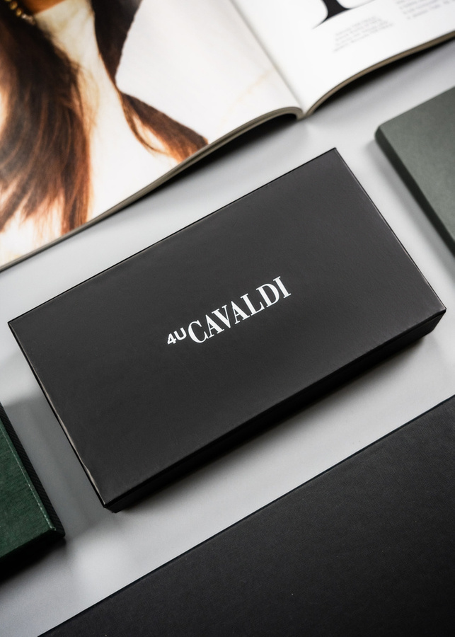 Skórzany portfel damski w orientacji poziomej na zatrzask - 4U Cavaldi