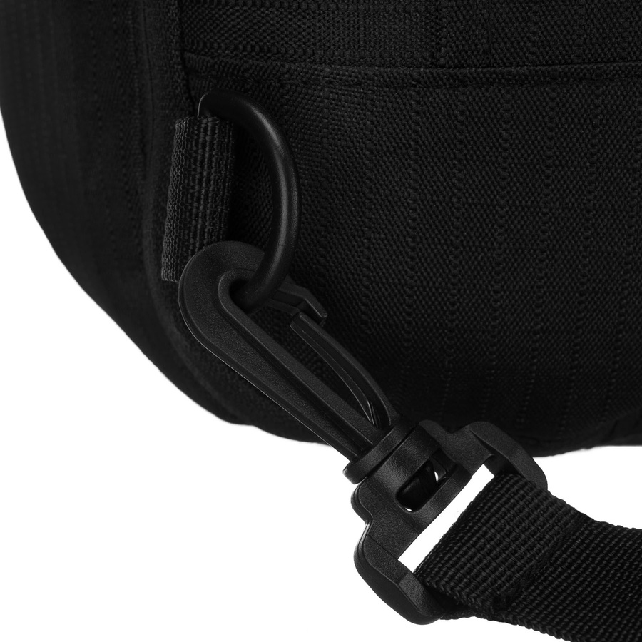 Plecak podróżny w czarnym kolorze zamykany suwakiem, idealny na bagaż podręczny - Peterson