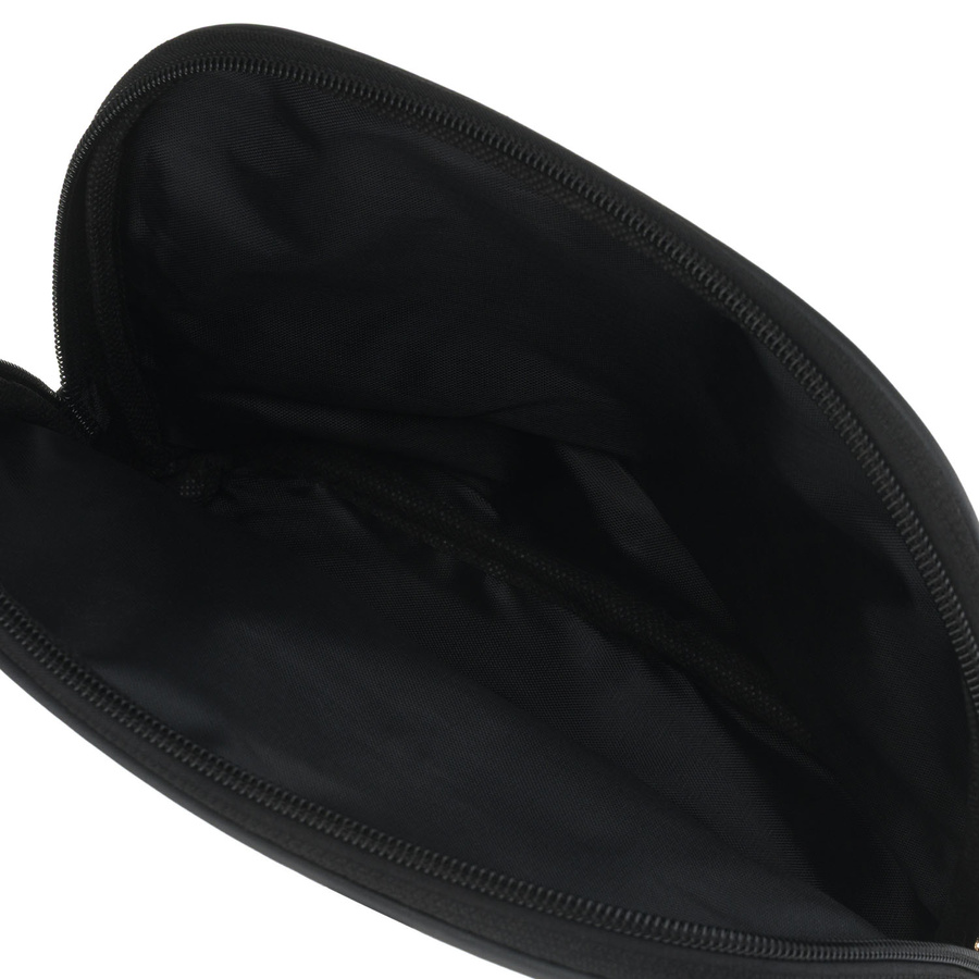 Czarna kosmetyczka z materiału syntetycznego, jednokomorowa i zamykana suwakiem - Peterson