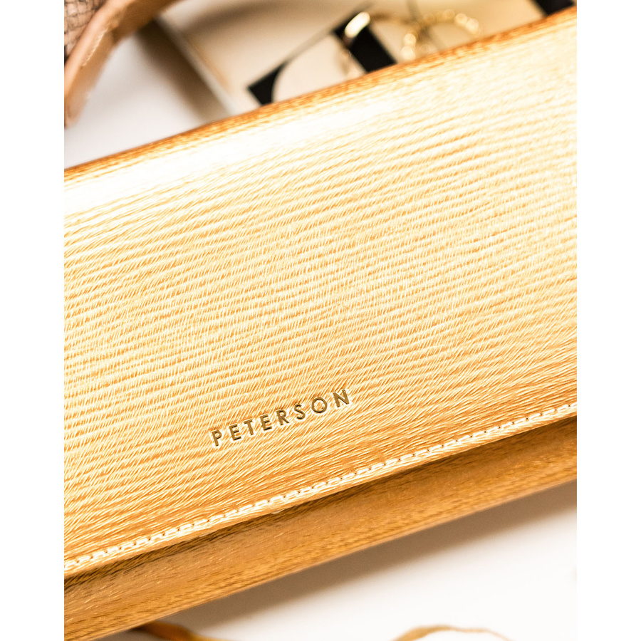 Duży, złoty portfel damski ze skóry naturalnej zamykany na zatrzask - Peterson