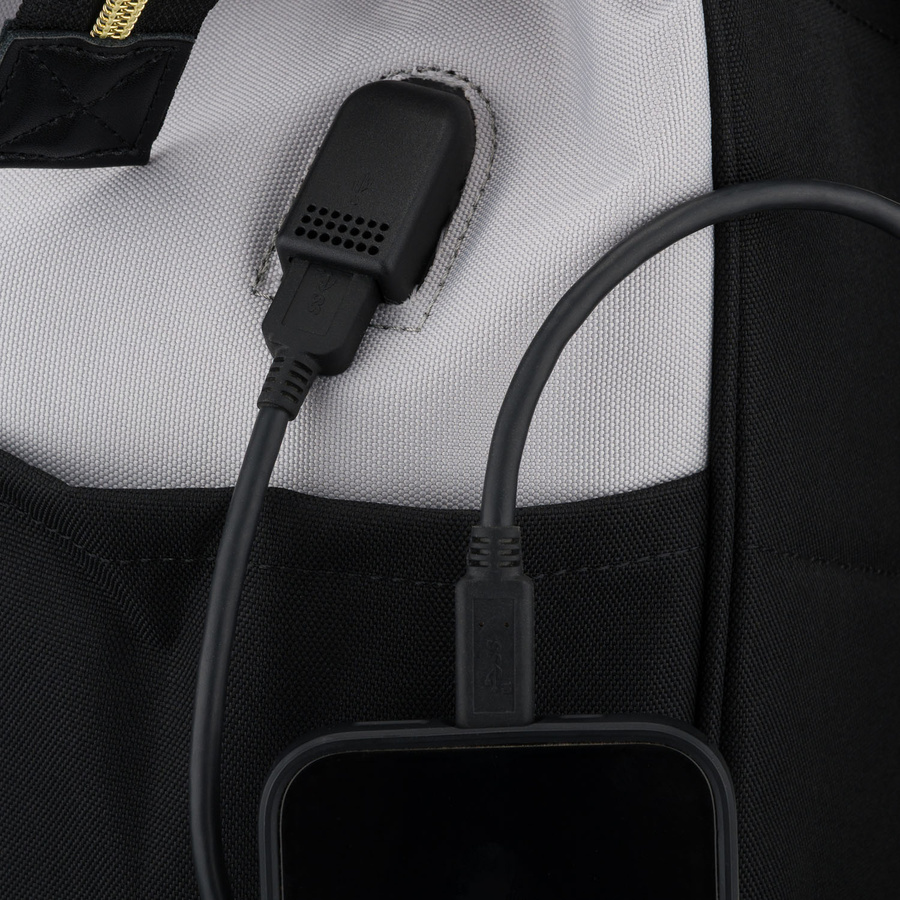 Plecak damski z poliestru w szaro-czarnym kolorze, idealny na bagaż podręczny - Peterson