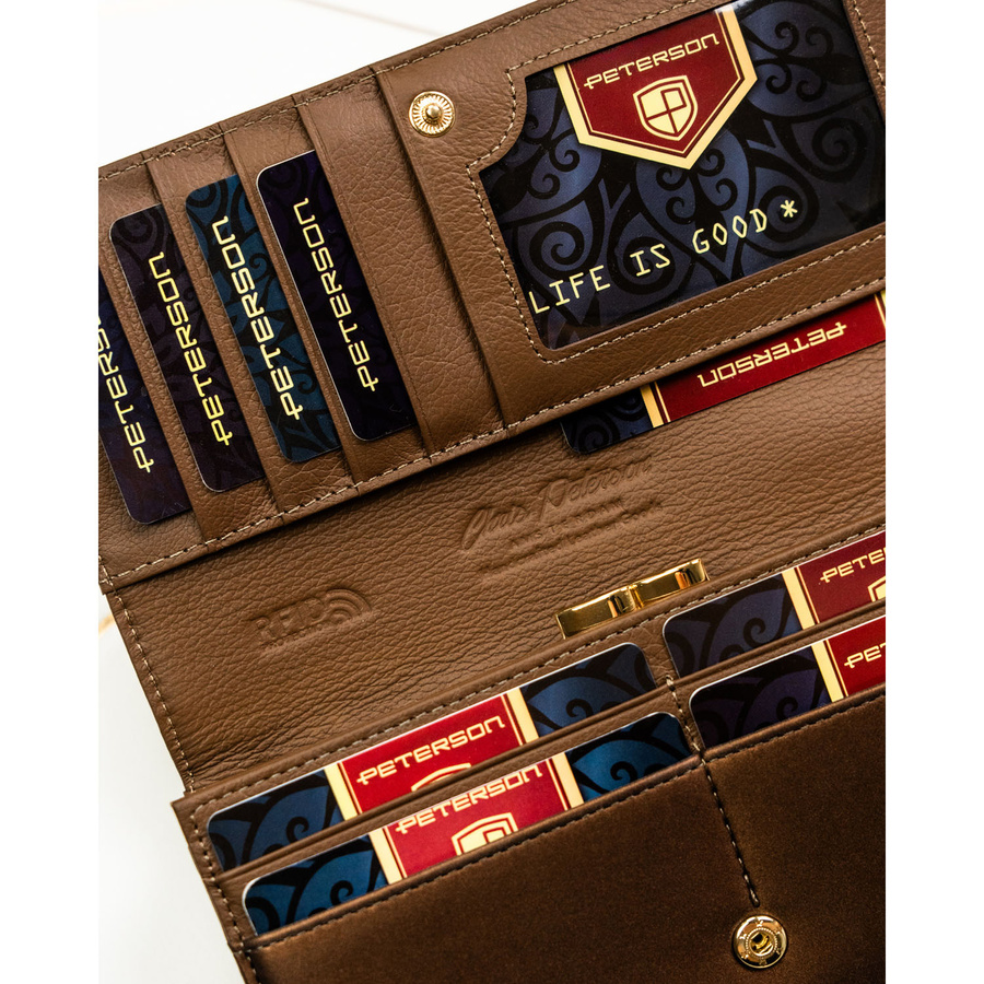 Portfel damski ze skóry naturalnej i ekologicznej w brązowym kolorze, wyposażony w system RFID - Peterson
