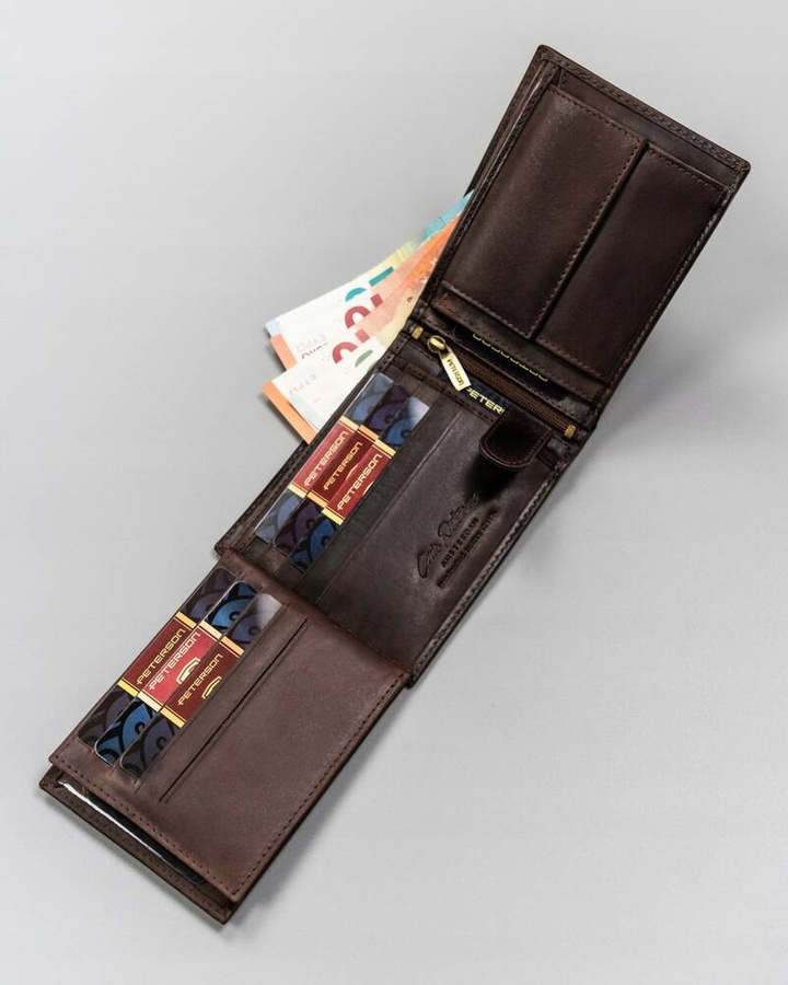 Skórzany portfel męski z ozdobnym tłoczeniem - Peterson