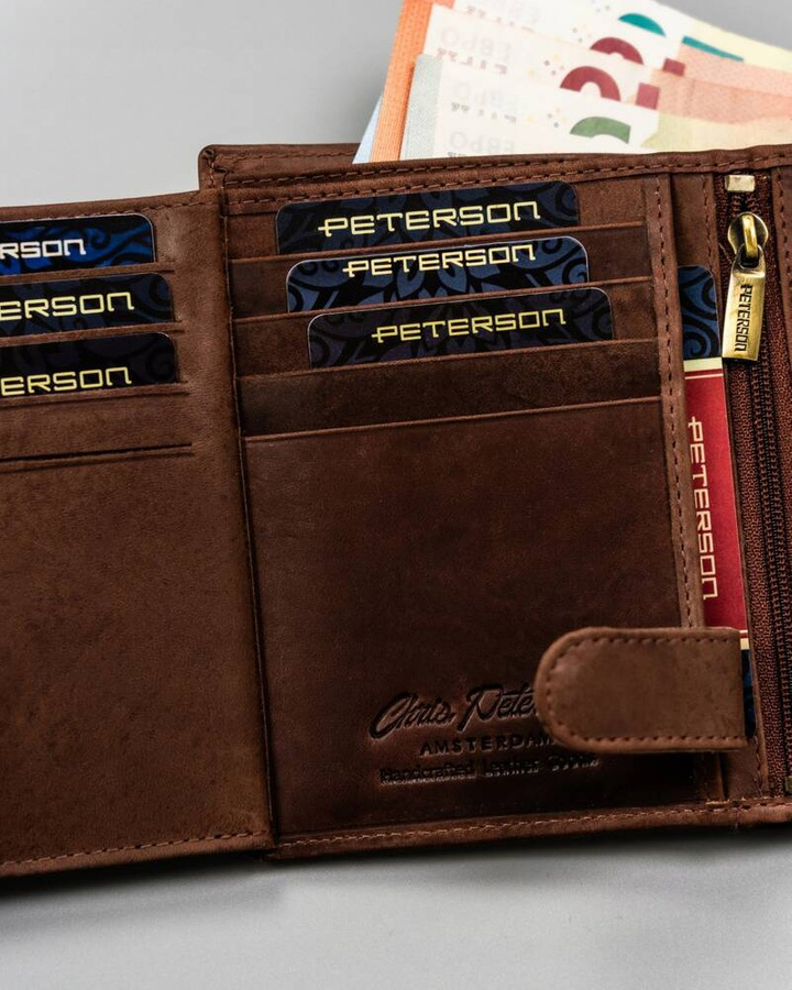 Duży, pionowy portfel męski ze skóry naturalnej - Peterson
