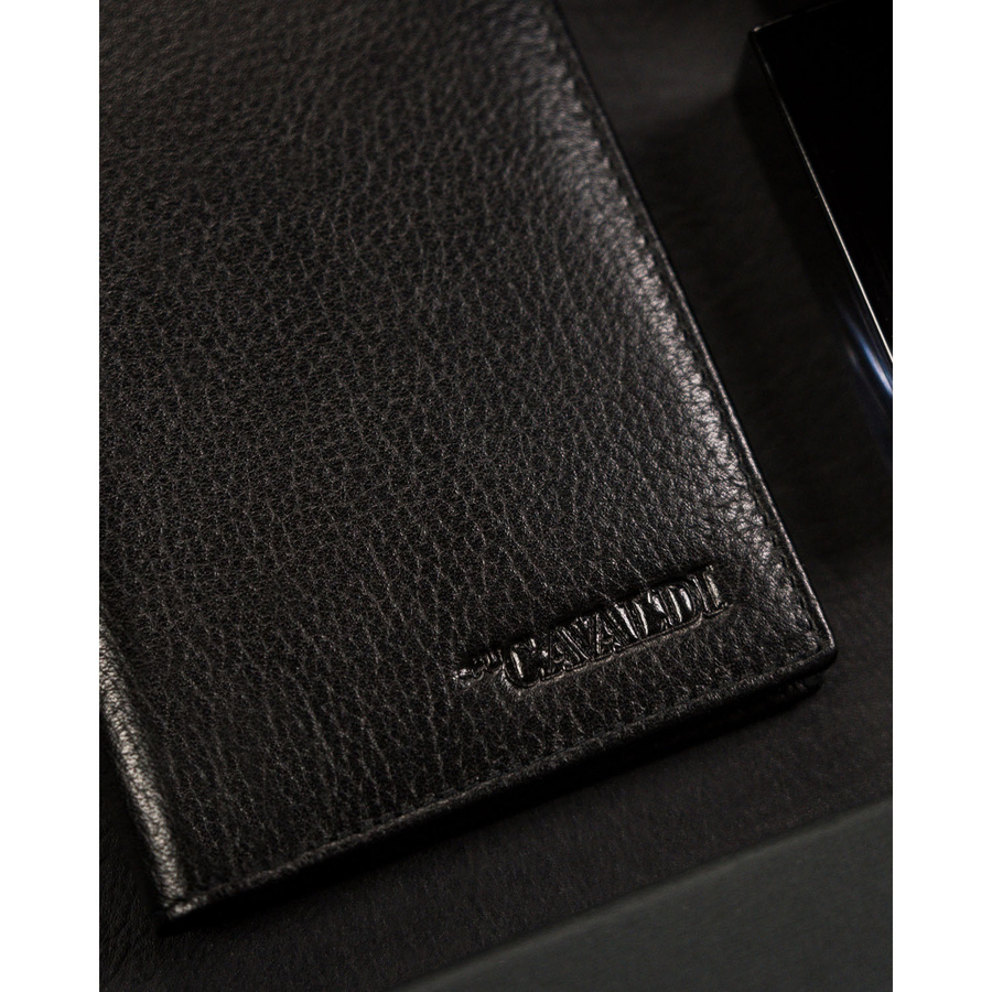 Czarne etui na karty i paszport bez zapięcia zewnętrznego wykonane ze skóry naturalnej - 4U Cavaldi