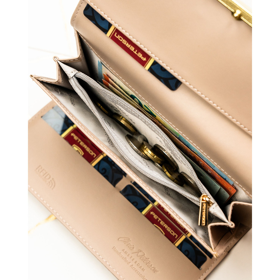 Beżowy portfel damski ze skóry ekologicznej zamykany na zatrzask - Peterson