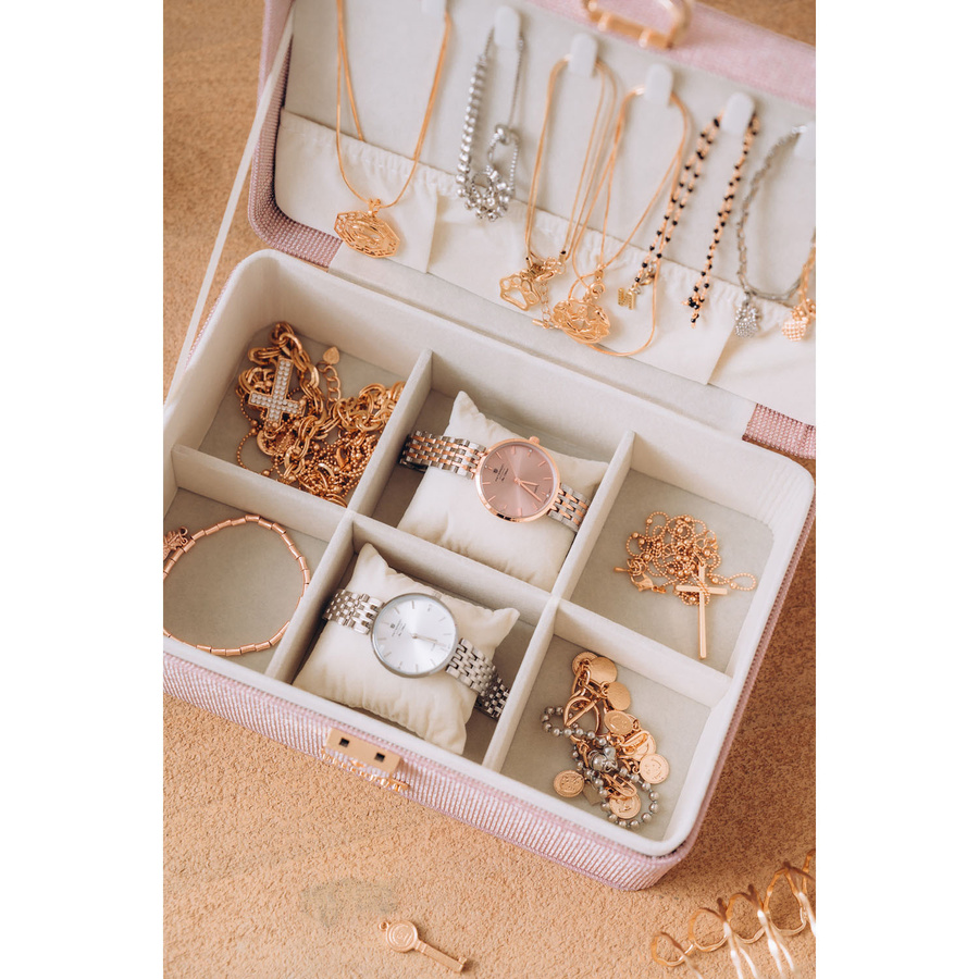 Elegancka szkatułka w różowym kolorze zamykana na zatrzask i kluczykiem - Peterson