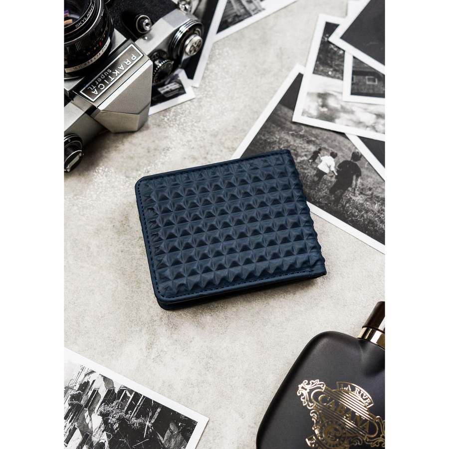 Granatowy portfel męski z modnym, geometrycznym wzorem - Peterson