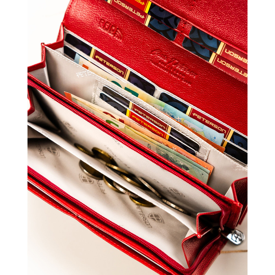 Duży portfel damski ze skóry naturalnej w czerwonym kolorze zamykany na zatrzask - Peterson