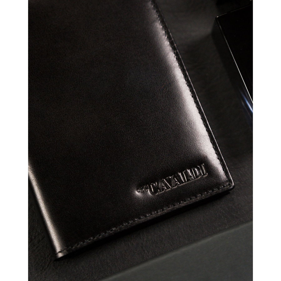 Czarne etui na karty i paszport wykonane ze skóry naturalnej - 4U Cavaldi