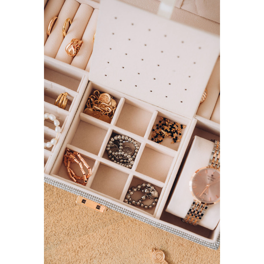 Srebrna szkatułka na biżuterię z dedykowanym miejscem na zegarek, zamykana kluczykiem i zatrzaskiem - Peterson