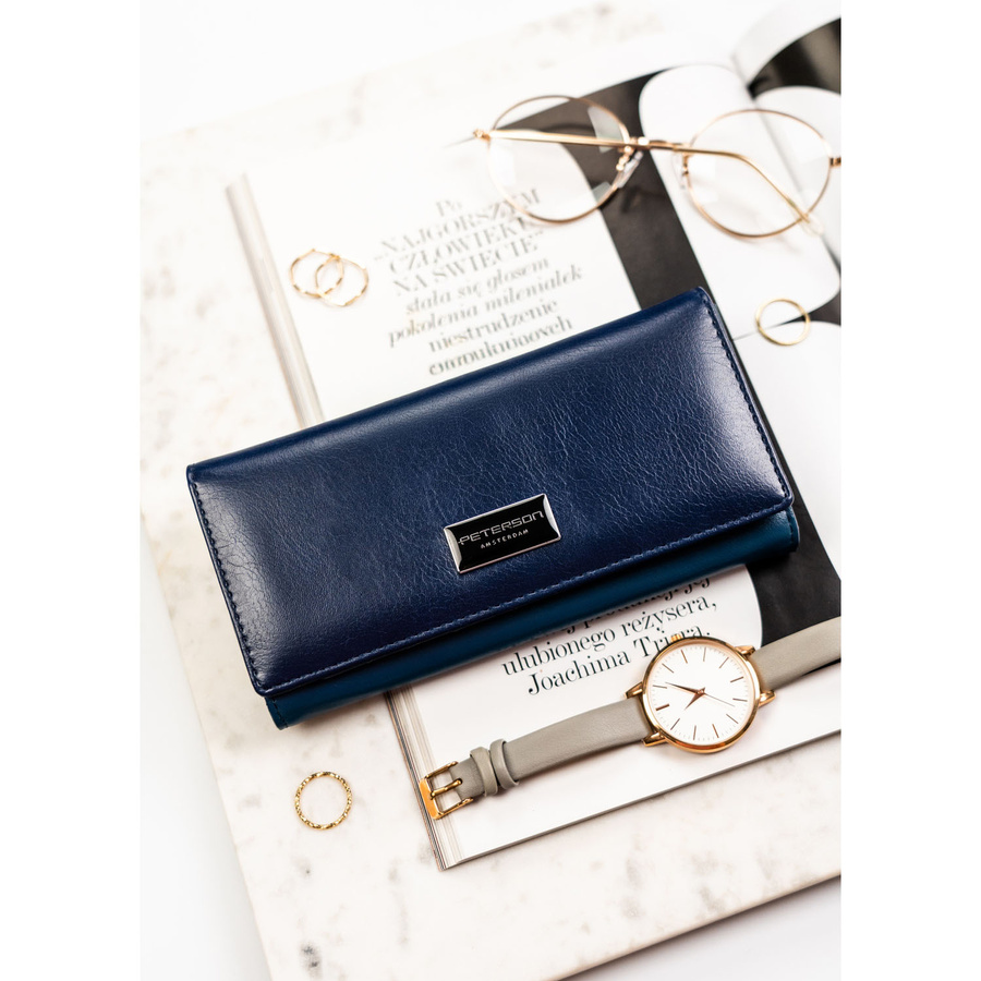 Duży, poziomy portfel damski ze skóry naturalnej i ekologicznej w granatowym kolorze - Peterson