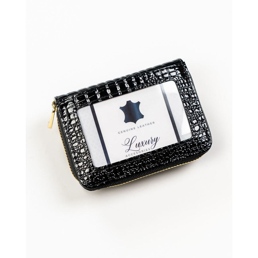 Skórzany portfel damski w czarnym kolorze zamykany suwakiem i zatrzaskiem - Rovicky