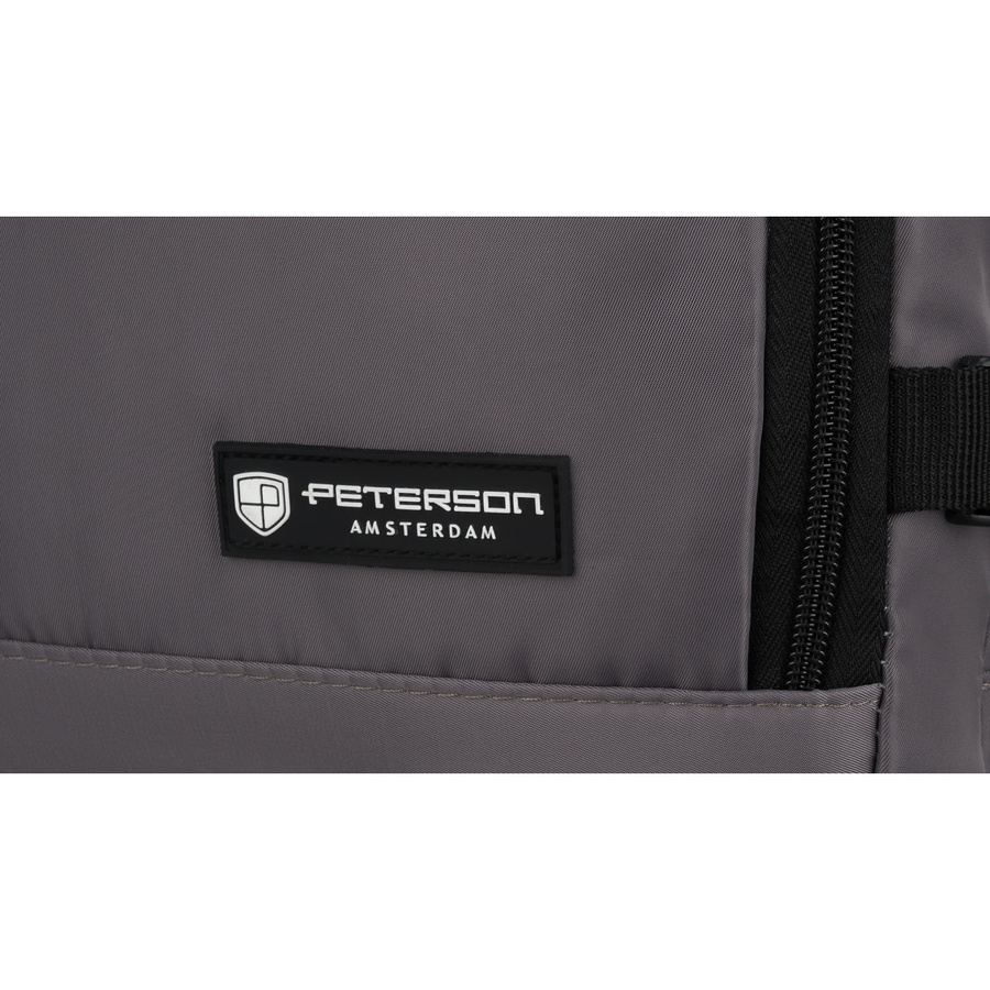 Szary, podróżny plecak z poliestru idealny na bagaż podręczny - Peterson