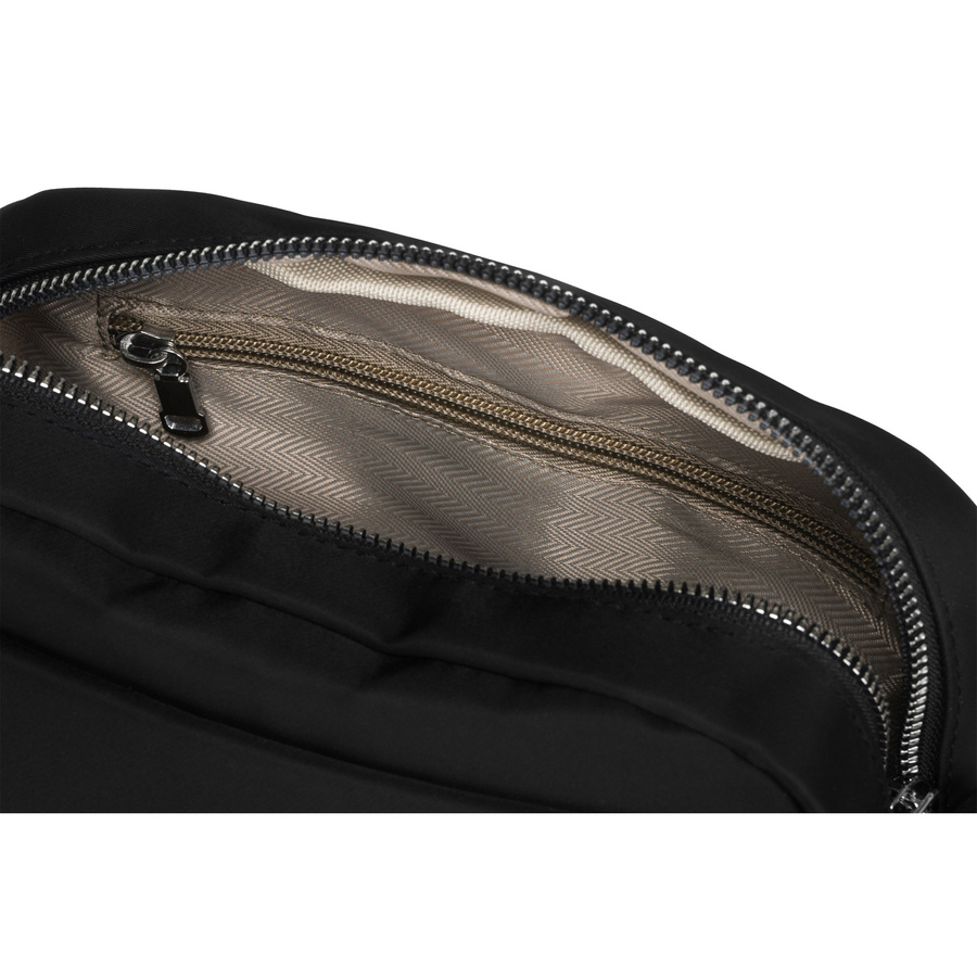 Listonoszka damska z nylonu w czarnym kolorze zawieszona na regulowanym pasku - Peterson