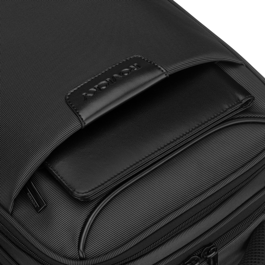 Podróżny plecak w czarnym kolorze z miejscem na laptopa - Rovicky