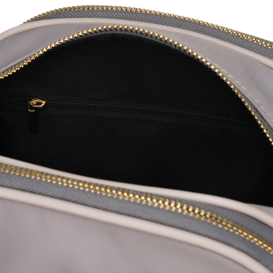 Nylonowa listonoszka damska w szarym kolorze, zamykana suwakiem i klipsem magnetycznym - Peterson