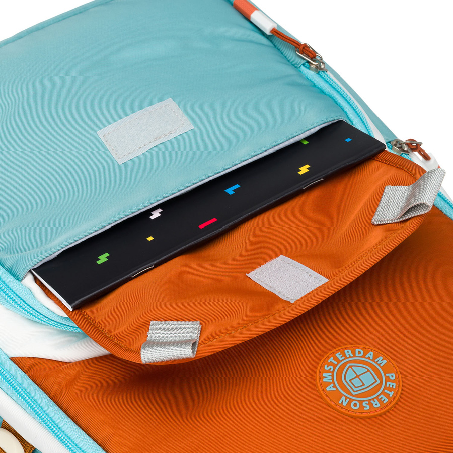 Niebiesko-pomarańczowy plecak szkolny z przegrodą na laptopa, odporny na wilgoć - Peterson