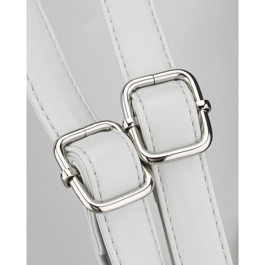 Pojemny plecak damski ze skóry ekologicznej w szarym kolorze wyposażony w nóżki ochronne - Rovicky