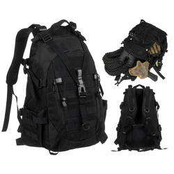 Sportowy plecak militarny w czarnym kolorze zawieszony na regulowanych szelkach - Peterson