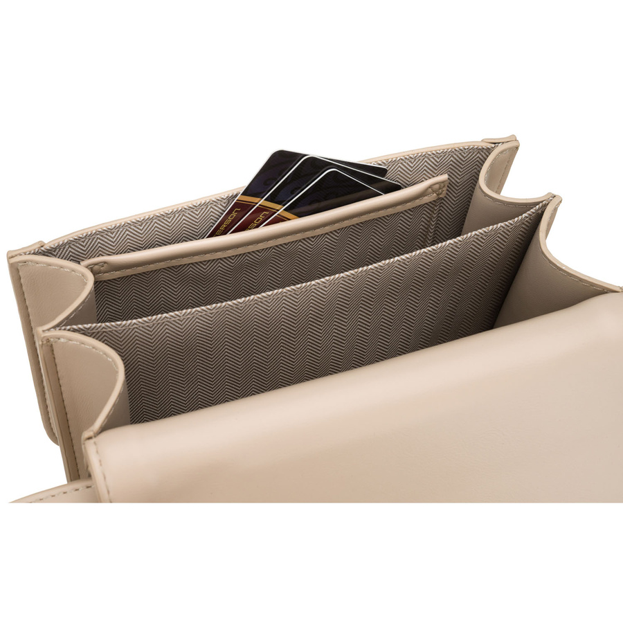 Listonoszka damska z tworzywa sztucznego w beżowym kolorze zamykana klipsem magnetycznym - Peterson