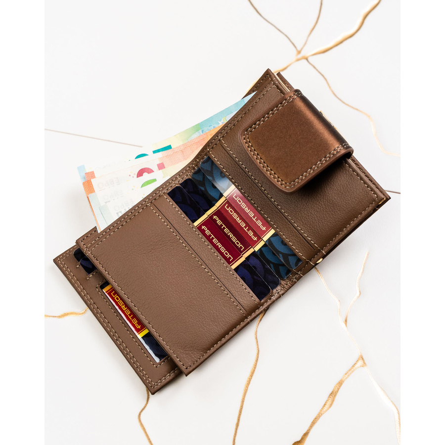 Brązowy portfel damski ze skóry naturalnej i ekologicznej, zamykany zatrzaskiem i biglem - Peterson