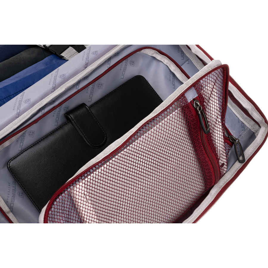 Podróżny plecak z poliestru w czerwonym kolorze, zawieszony na regulowanych szelkach - Peterson