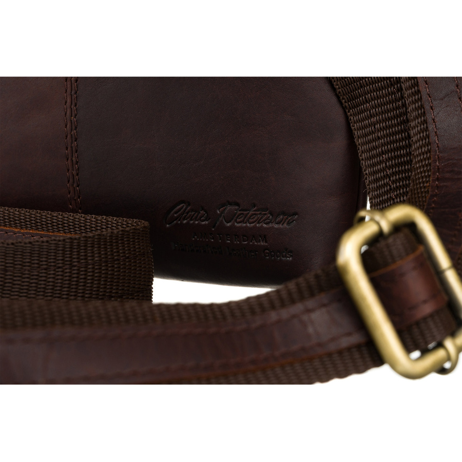 Skórzana torebka na ramię z kieszonką na suwak - Peterson