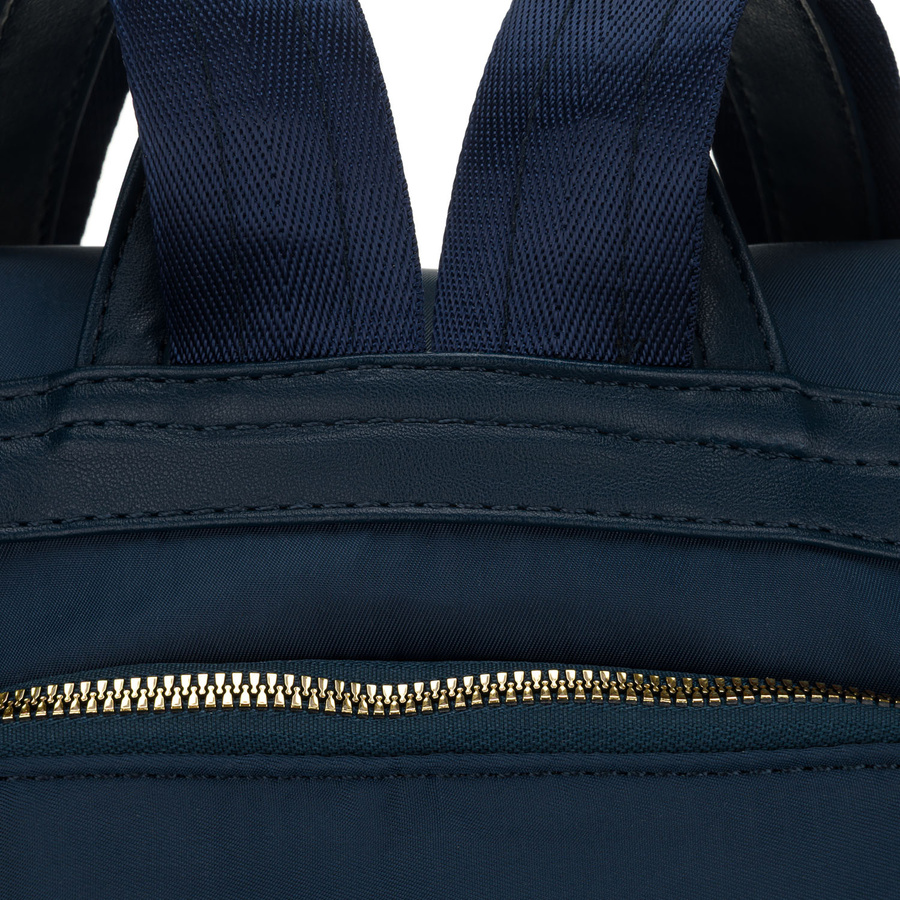 Plecak damski z nylonu i skóry ekologicznej w granatowym kolorze, zamykany suwakiem - Peterson