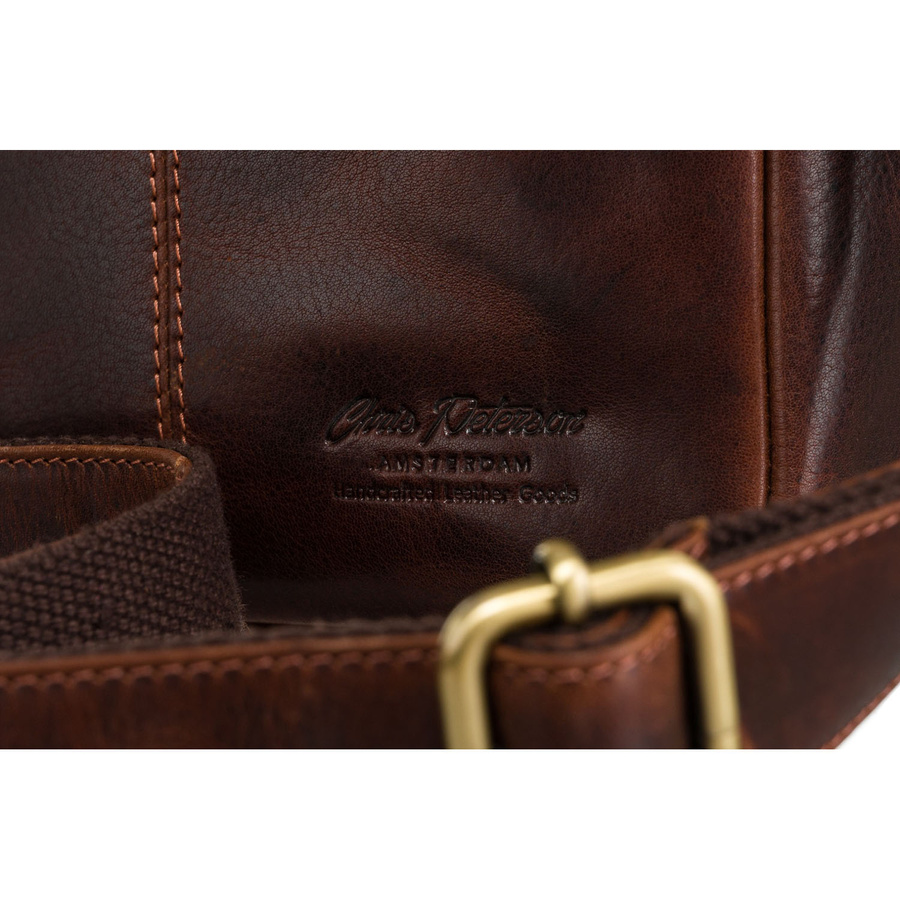 Skórzana torba męska w brązowym kolorze z klapką - Peterson