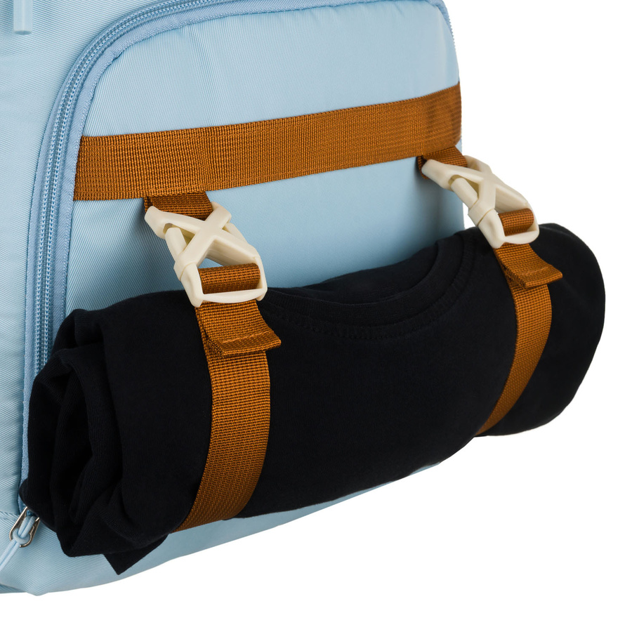 Plecak szkolny z poliestru w błękitnym kolorze zawieszony na regulowanych szelkach - Peterson