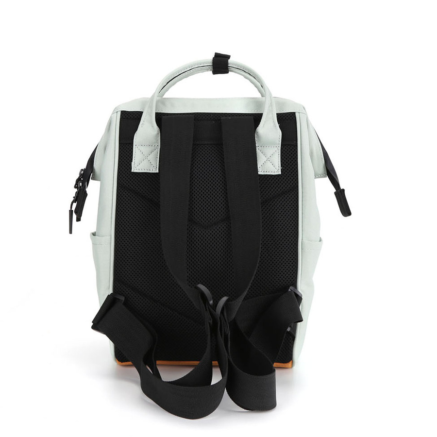 Pojemny plecak damski w miętowym kolorze zamykany suwakiem - Himawari