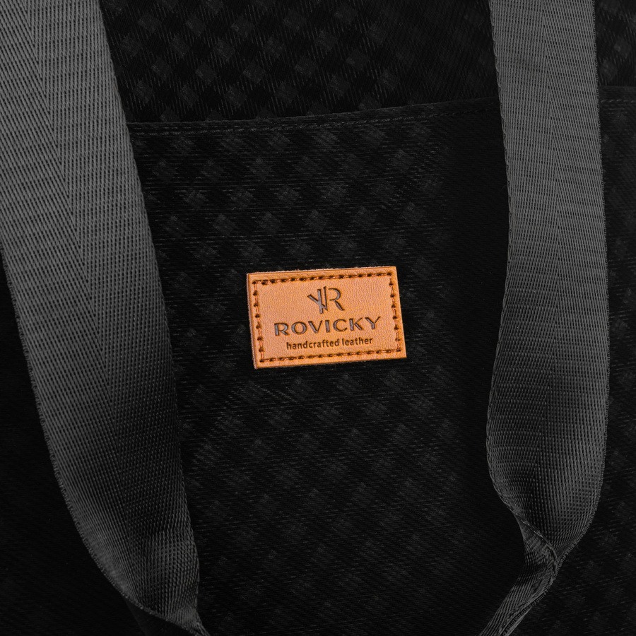 Czarny shopper damski z poliestru pokrytego geometrycznym wzorem - Rovicky