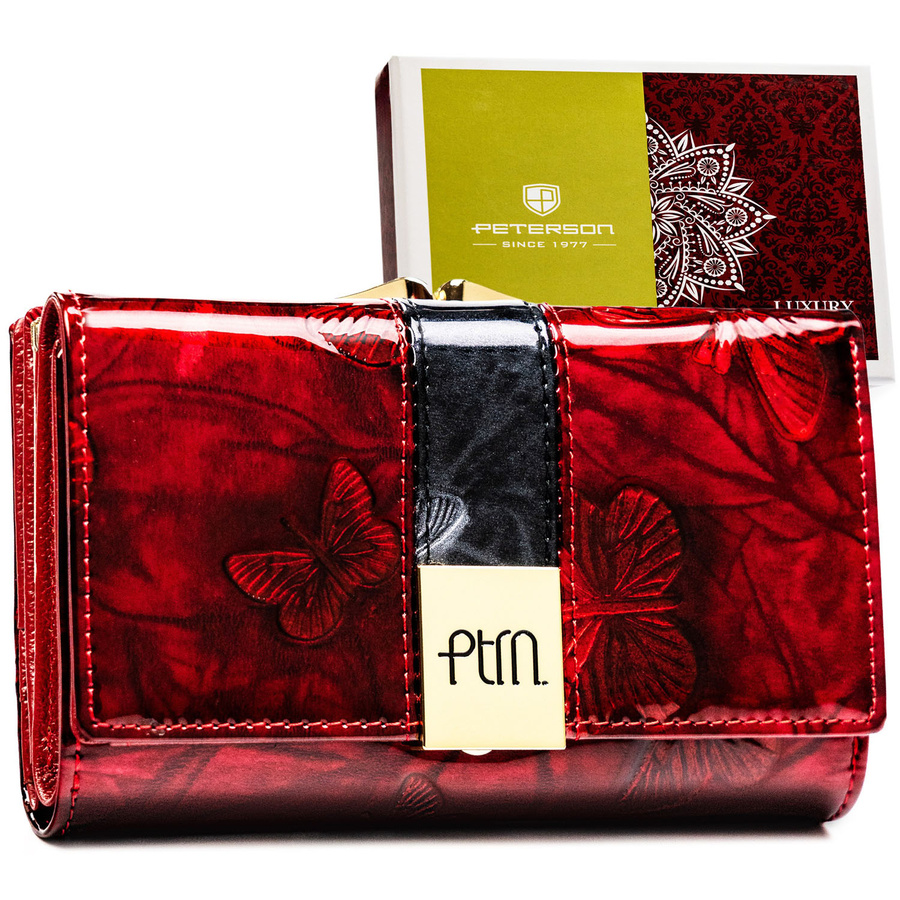 Portfel damski ze skóry naturalnej w czerwonym kolorze, zamykany biglem i zatrzaskiem - Peterson