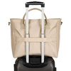 Praktyczna torba podróżna z poliestru w beżowym kolorze, wyposażona w uchwyt na walizkę - Peterson